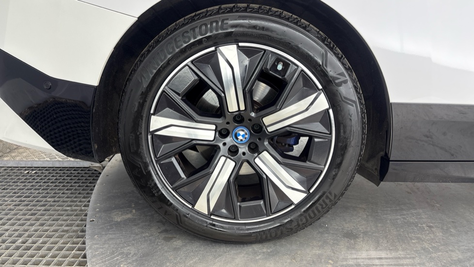 BMW iX ESTATE 240kW xDrive40 M Sport 76.6kWh 5dr Auto
