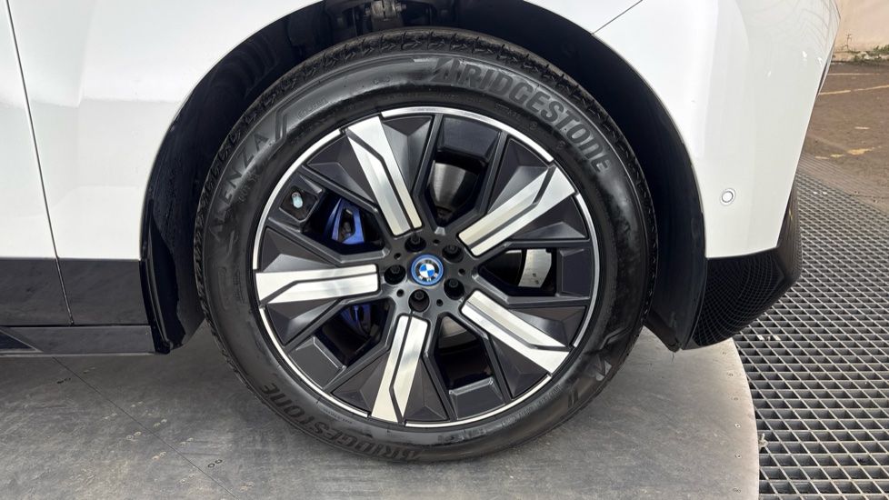 BMW iX ESTATE 240kW xDrive40 M Sport 76.6kWh 5dr Auto