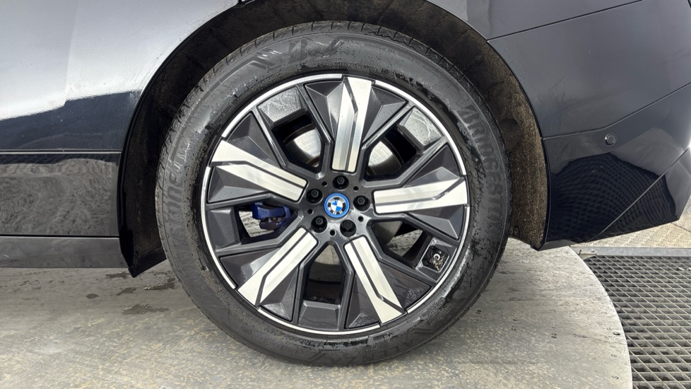 BMW iX ESTATE 240kW xDrive40 M Sport 76.6kWh 5dr Auto