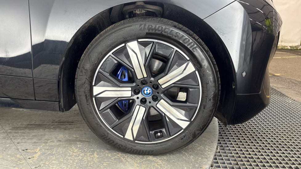 BMW iX ESTATE 240kW xDrive40 M Sport 76.6kWh 5dr Auto