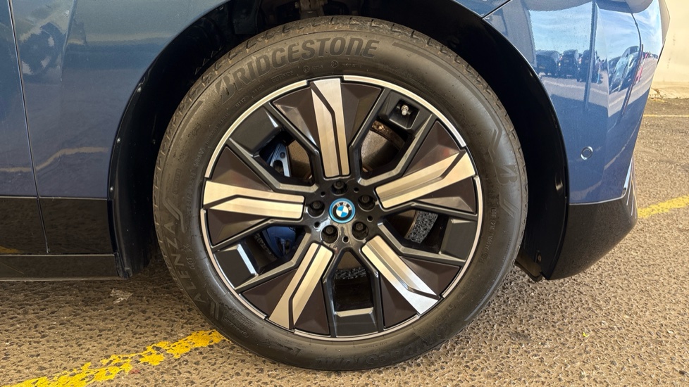 BMW iX ESTATE 240kW xDrive40 M Sport 76.6kWh 5dr Auto