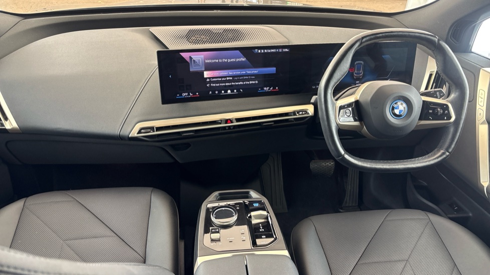 BMW iX Image 11