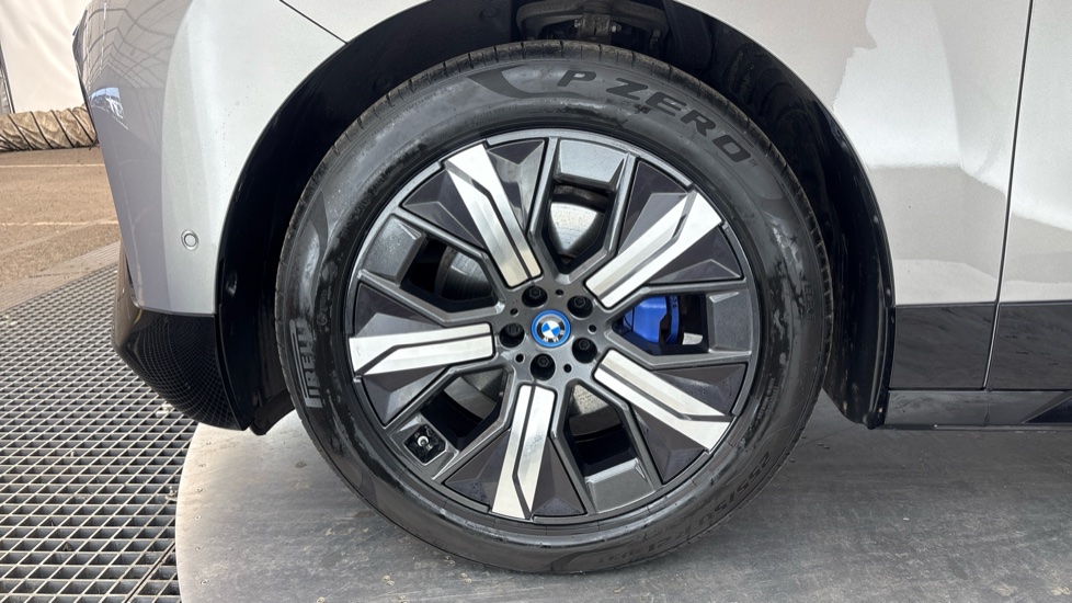 BMW iX ESTATE 240kW xDrive40 M Sport 76.6kWh 5dr Auto