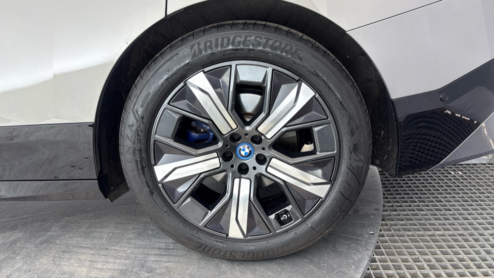 BMW iX ESTATE 240kW xDrive40 M Sport 76.6kWh 5dr Auto