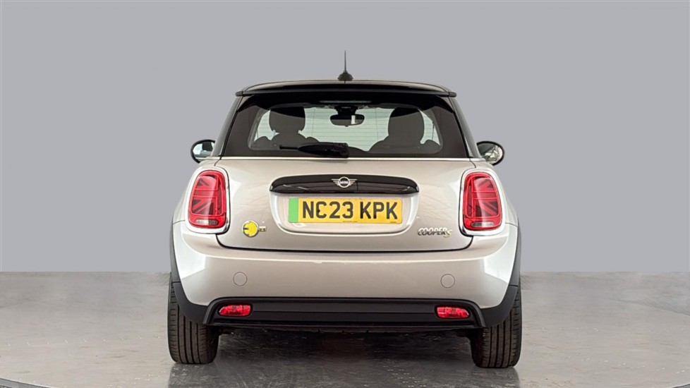 MINI HATCHBACK Image 4