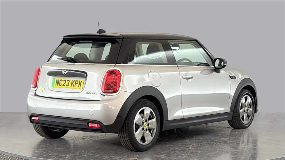 MINI HATCHBACK Image 5