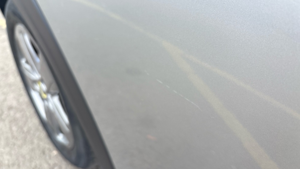 MINI HATCHBACK scratches and dents