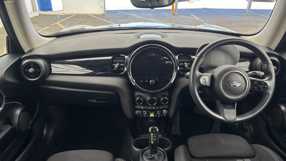 MINI HATCHBACK Image 11
