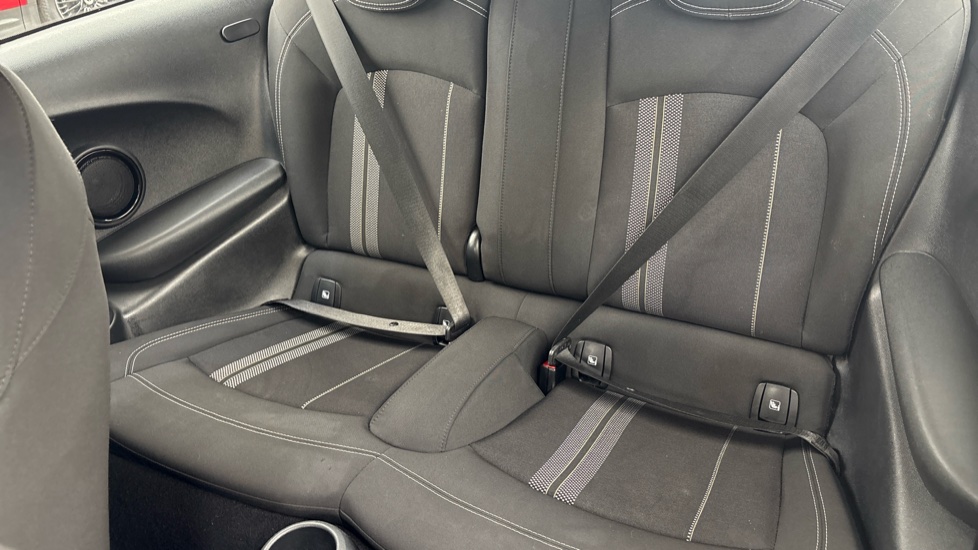 MINI HATCHBACK Image 14