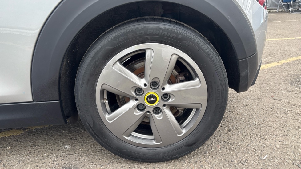MINI HATCHBACK Image 18