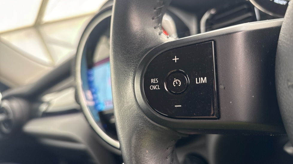 MINI HATCHBACK cruise control