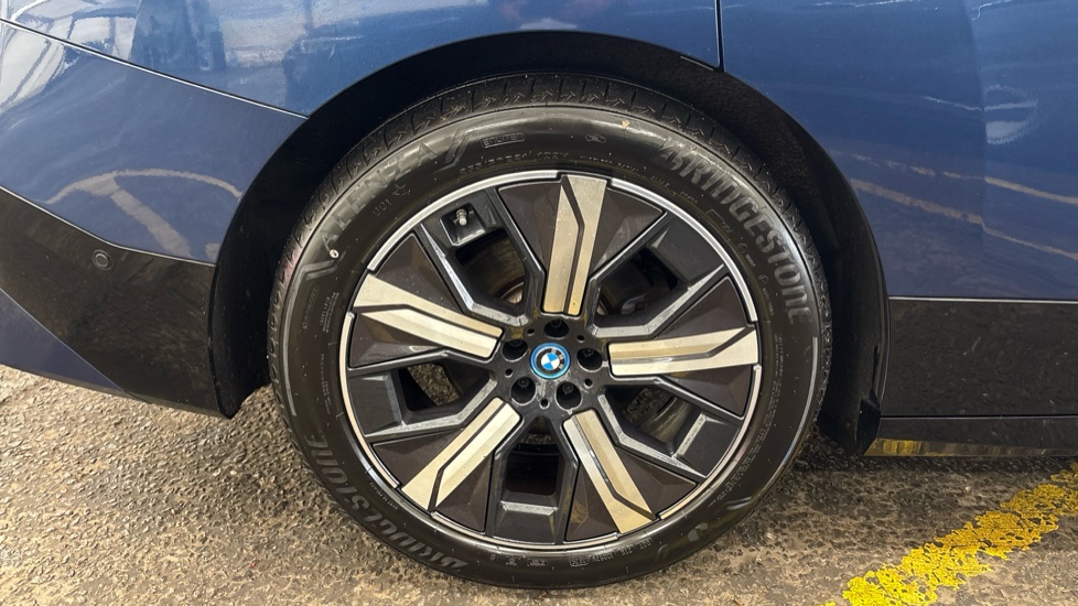BMW iX ESTATE 240kW xDrive40 M Sport 76.6kWh 5dr Auto