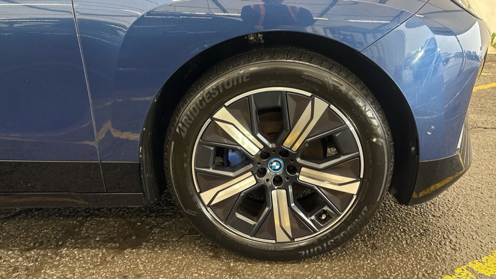 BMW iX ESTATE 240kW xDrive40 M Sport 76.6kWh 5dr Auto