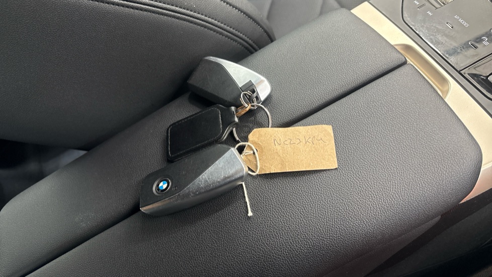 BMW iX ESTATE 240kW xDrive40 M Sport 76.6kWh 5dr Auto