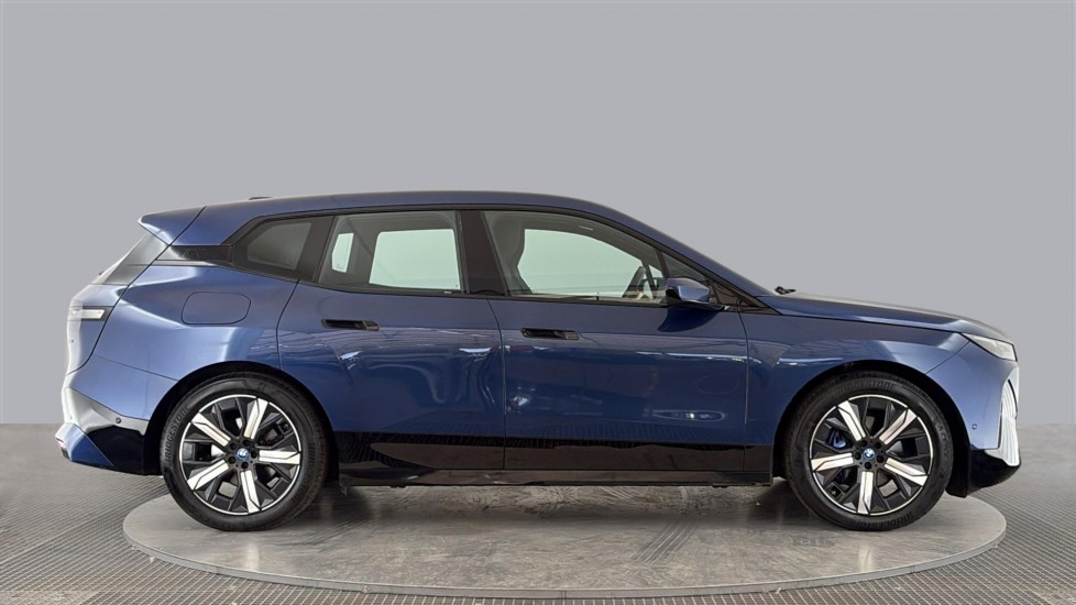 BMW iX Image 6