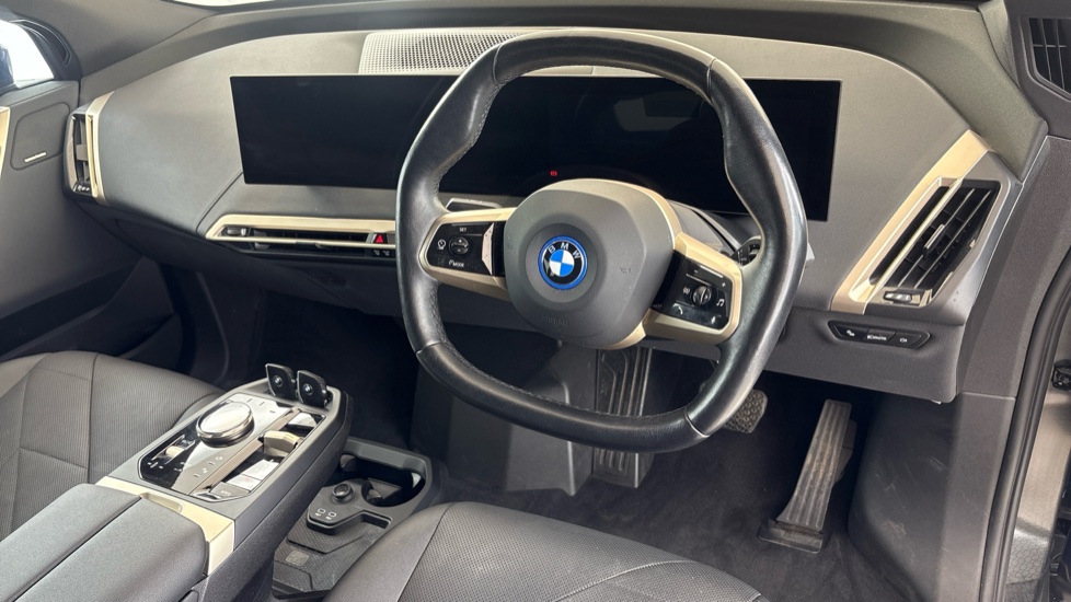 BMW iX Image 9