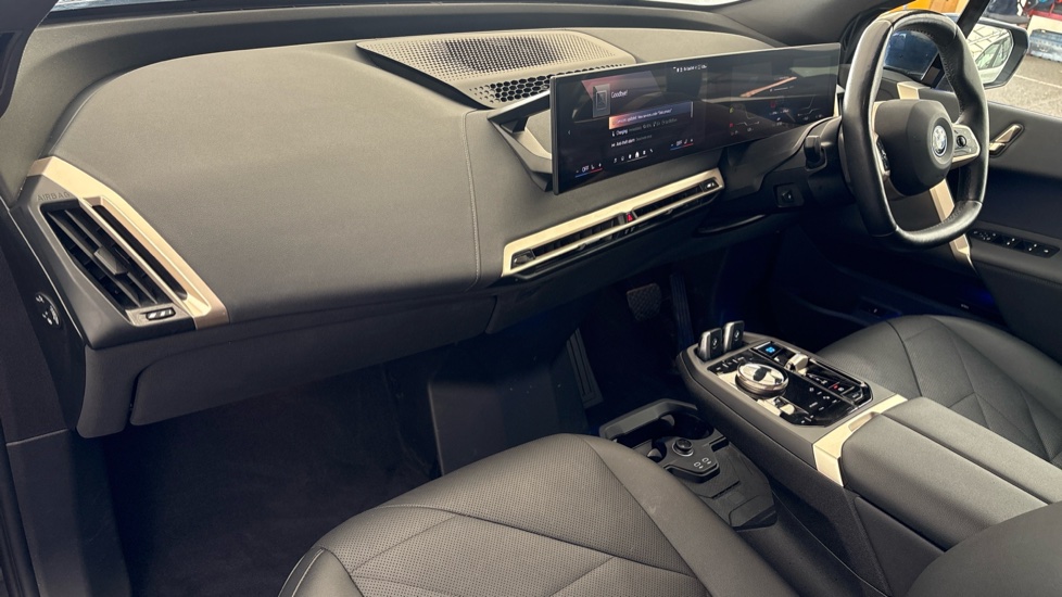 BMW iX Image 10