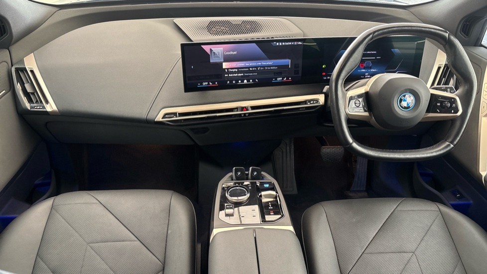 BMW iX Image 11