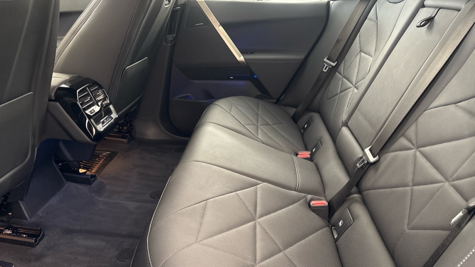 BMW iX Image 14