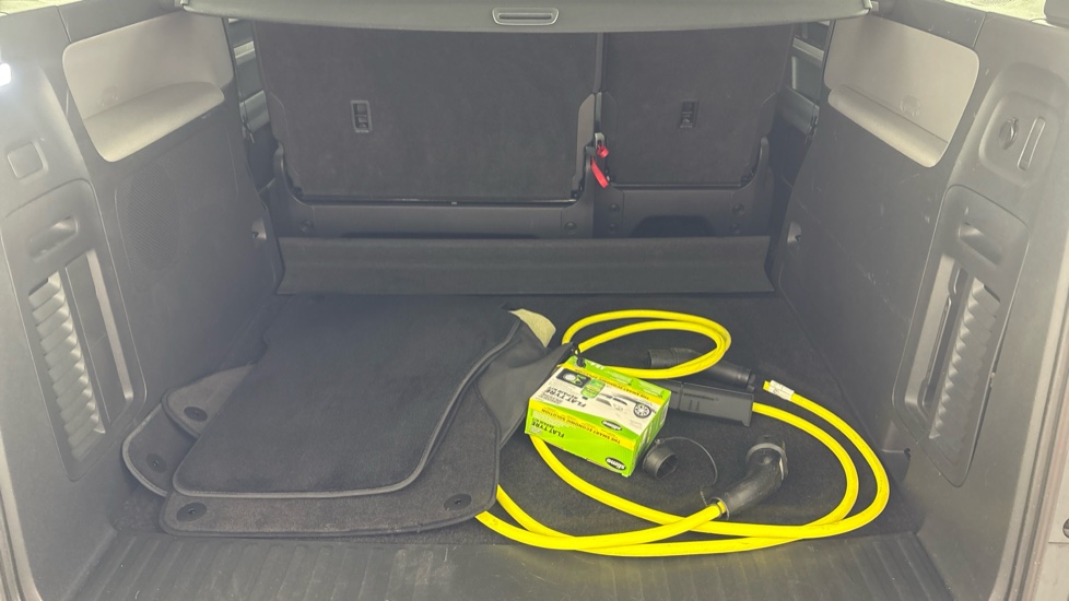 VOLKSWAGEN ID. BUZZ ESTATE 150kW Life Pro 77kWh 5dr Auto