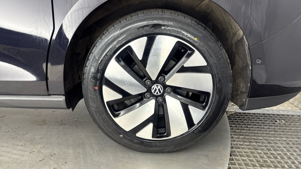 VOLKSWAGEN ID. BUZZ ESTATE 150kW Life Pro 77kWh 5dr Auto