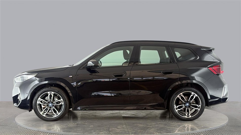 BMW iX1 Image 2