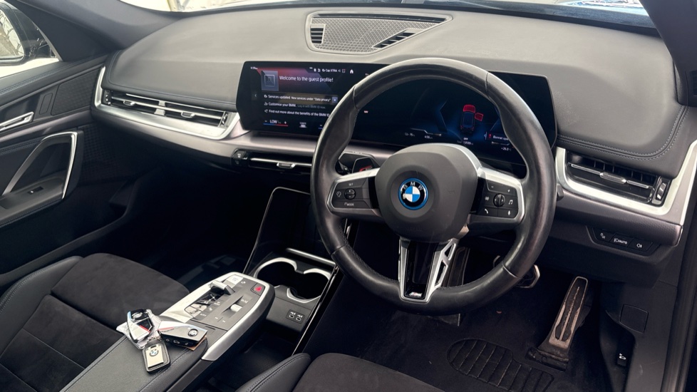 BMW iX1 Image 9