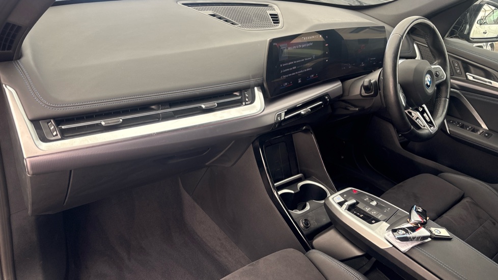 BMW iX1 Image 10