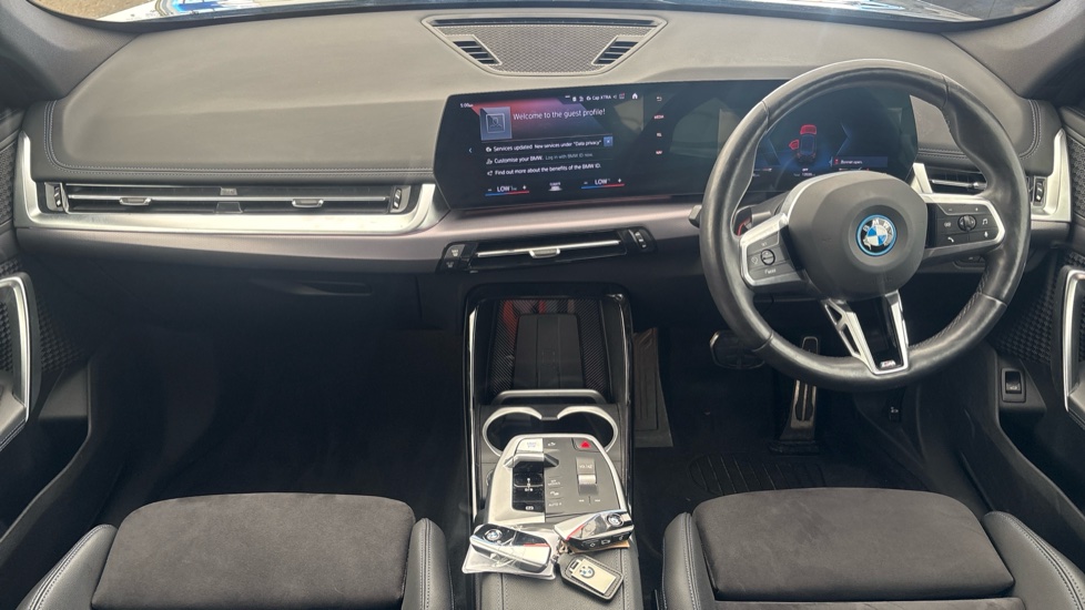 BMW iX1 Image 11