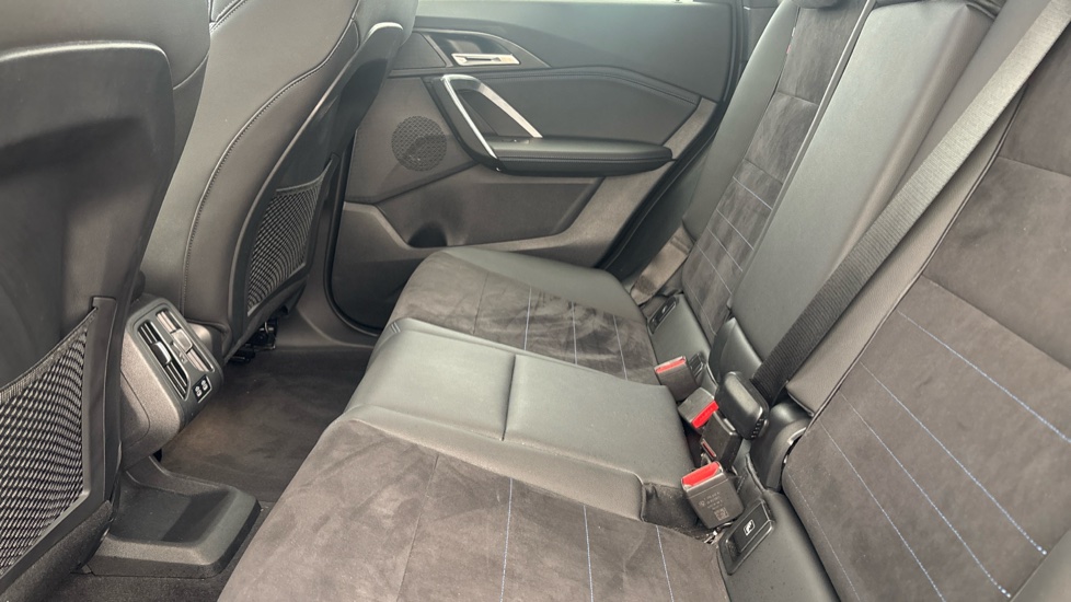 BMW iX1 Image 14