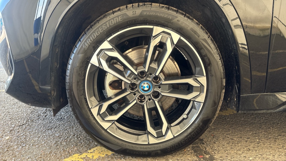 BMW iX1 Image 17
