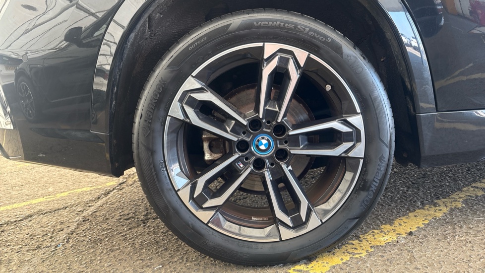 BMW iX1 Image 19
