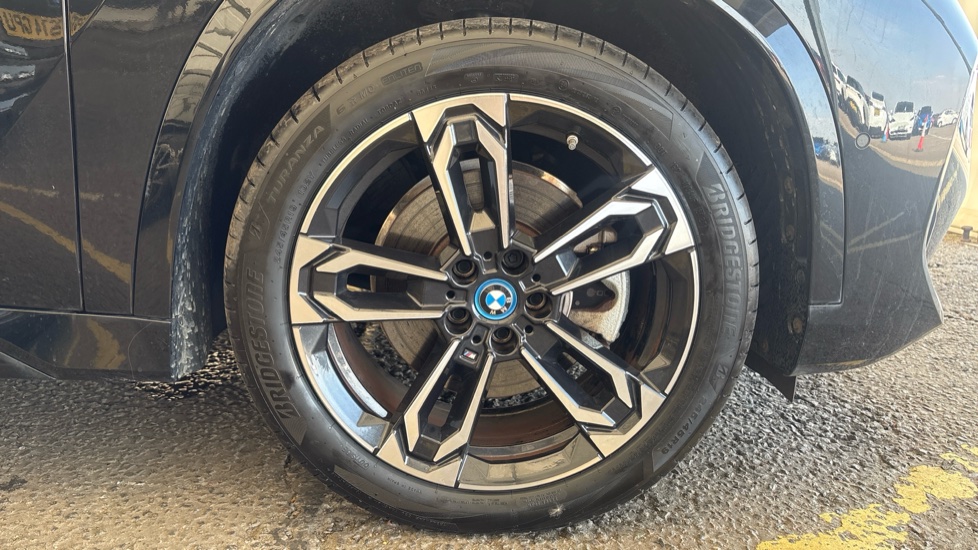 BMW iX1 Image 20