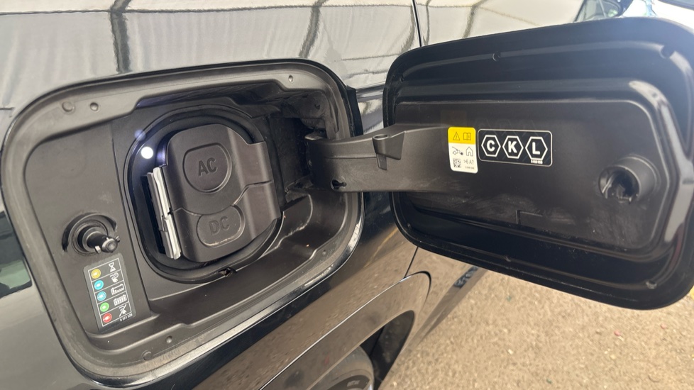 BMW iX1 Image 21
