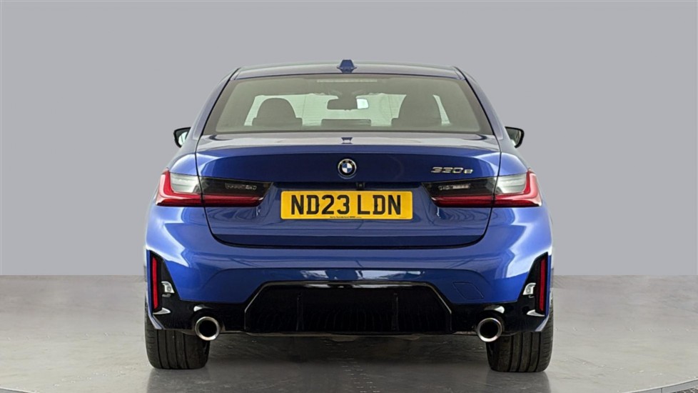 BMW 3 SERIES Image 4