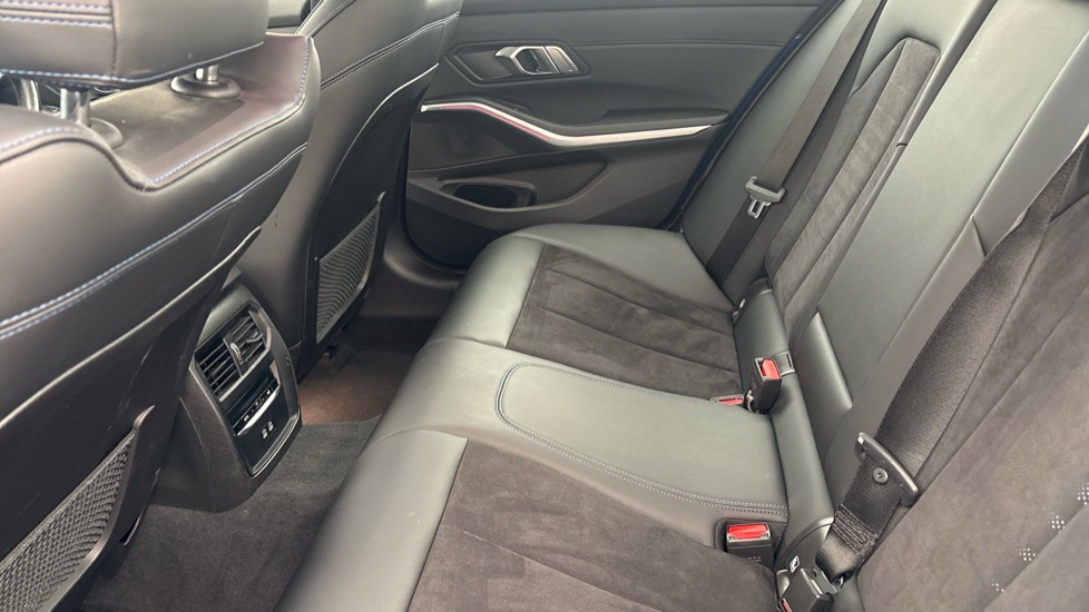 BMW 3 SERIES Image 14
