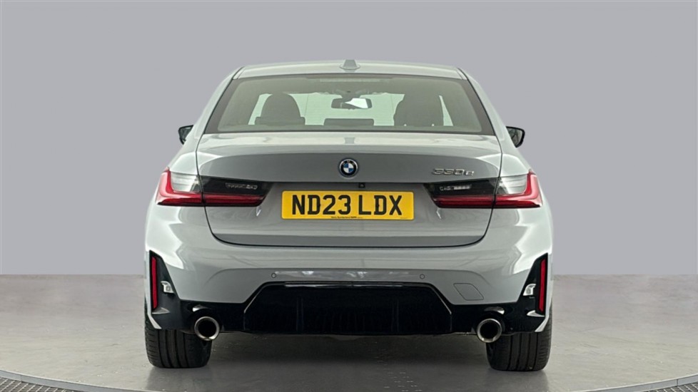 BMW 3 SERIES Image 4