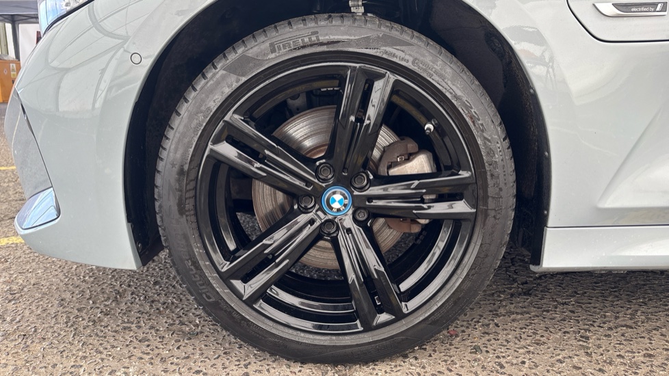 BMW 3 SERIES Image 17