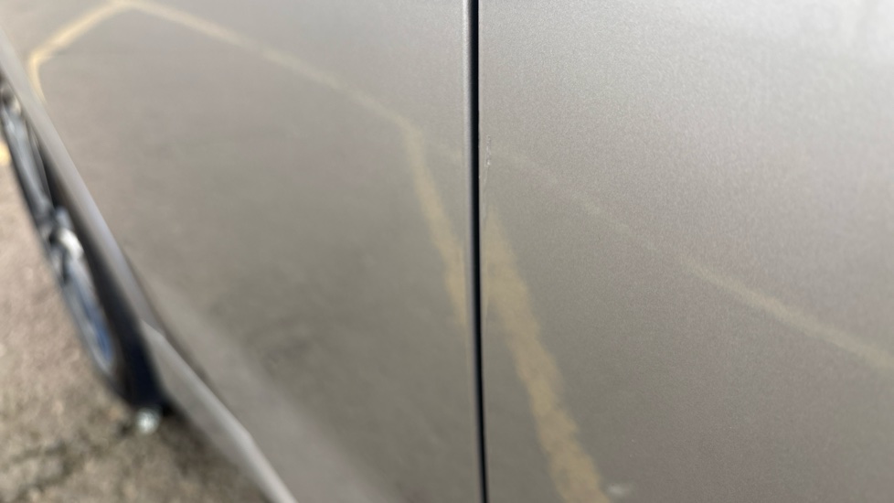 BMW iX1 chips and scratches