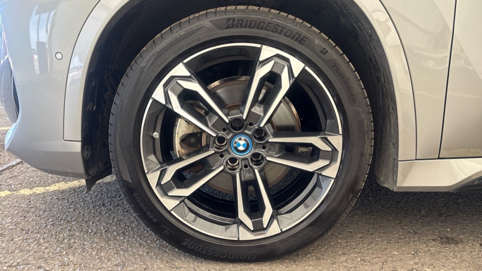 BMW iX1 Image 17