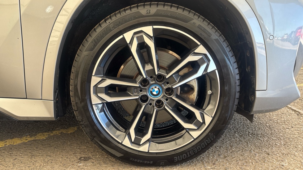 BMW iX1 Image 20