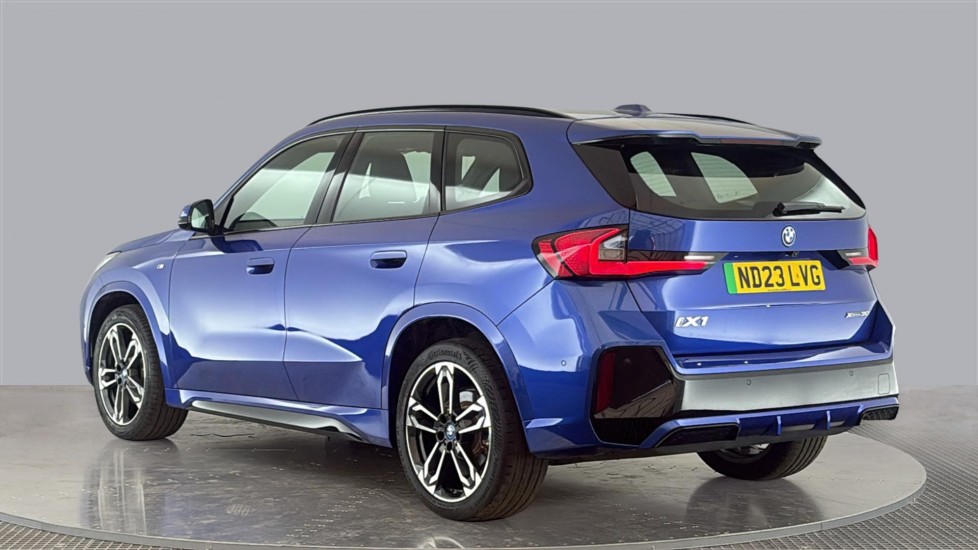 BMW iX1 Image 3