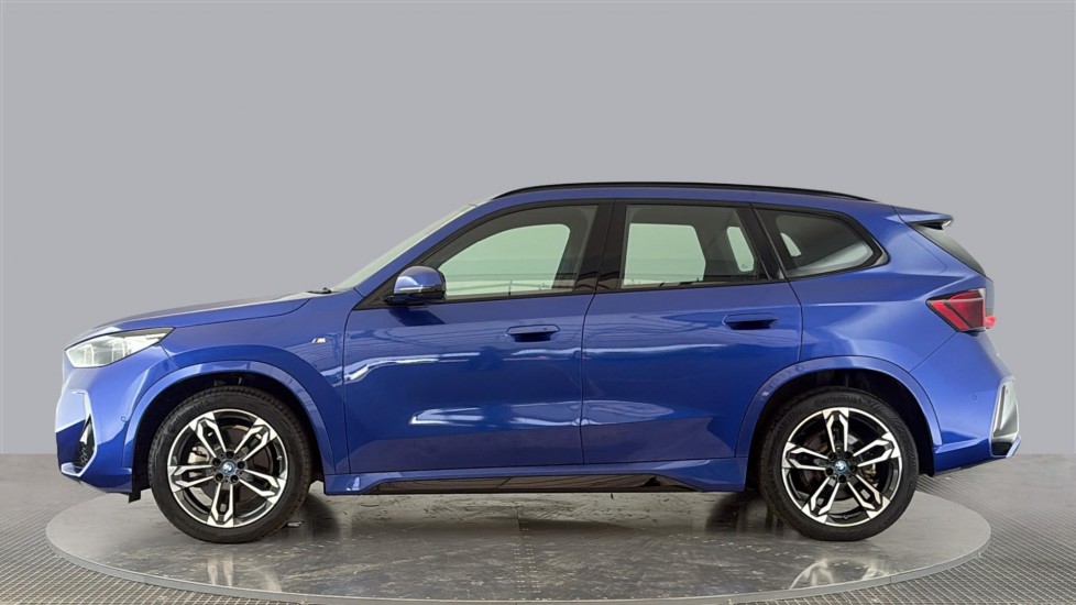 BMW iX1 Image 2