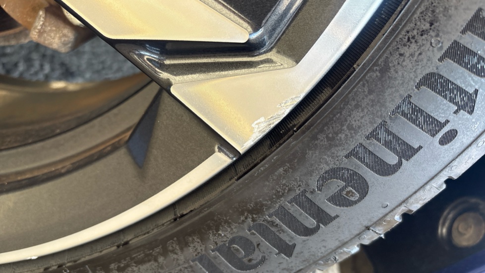 BMW iX1 Scuff