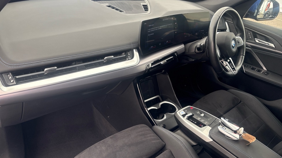 BMW iX1 Image 10
