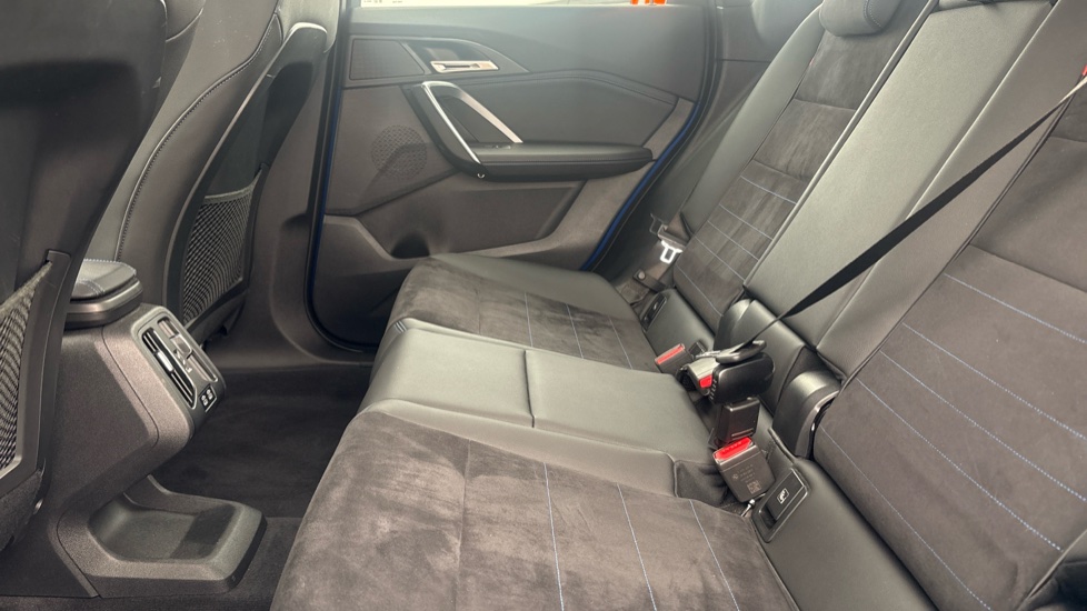 BMW iX1 Image 14