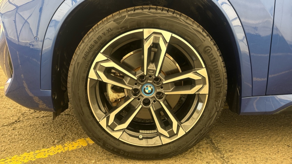 BMW iX1 Image 17