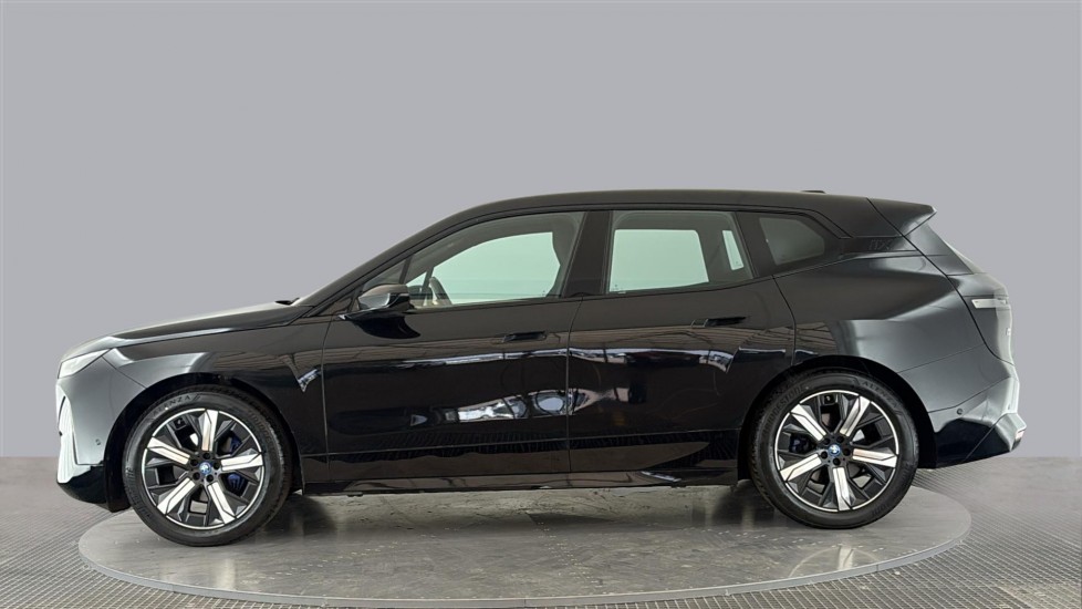 BMW iX Image 2