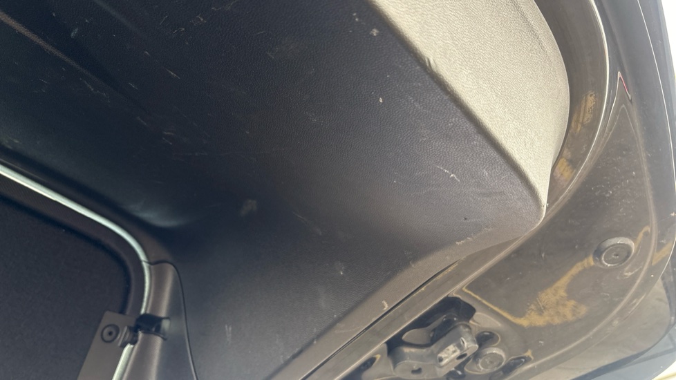 BMW iX Scuff