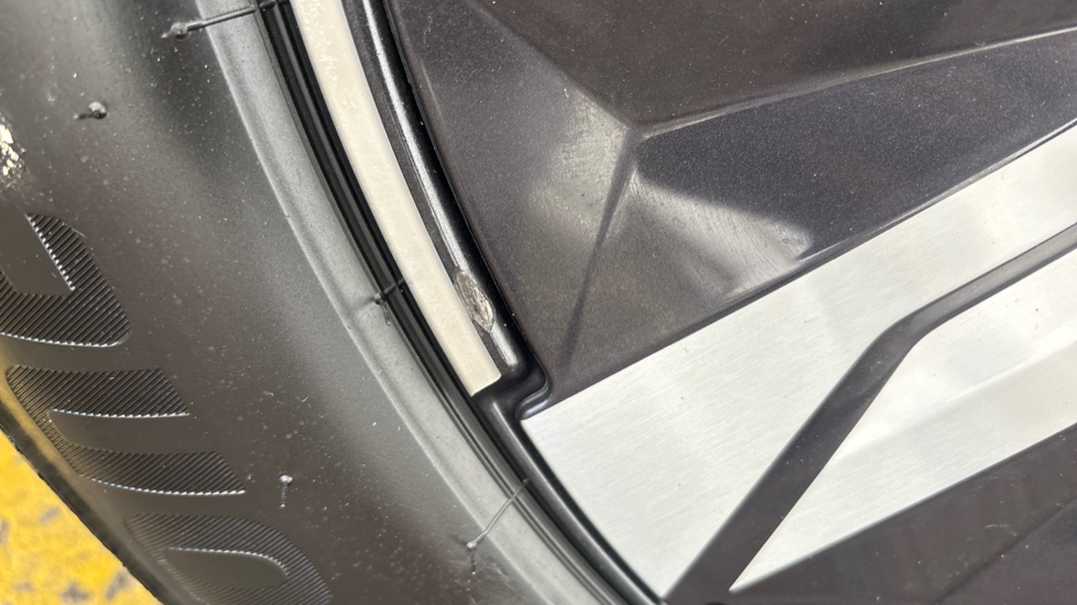 BMW iX Scuff